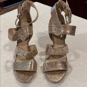 Vince Camuto Metallic Heels w/Ankle Strap.  Sz 7.5